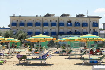 Hotel Diana Viserbella di Rimini Eksteriør billede