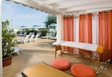 Hotel Diana Viserbella di Rimini Eksteriør billede